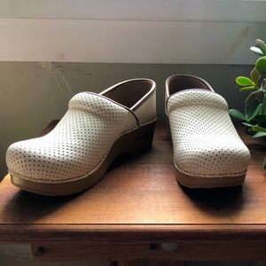 Women’s Dansko Clogs (38)